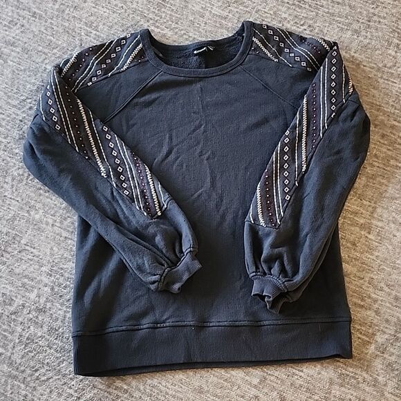 Cruel- sweater  - Picture 1 of 7